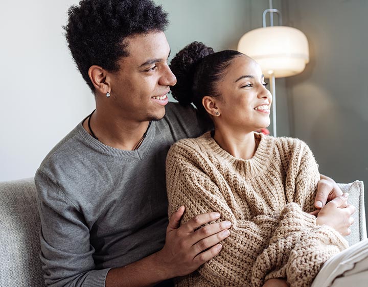 Man and woman in home with optimal lead levels.